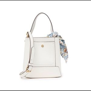 HP- Steve Madden
Bellie Scarf Small Bucket Bag